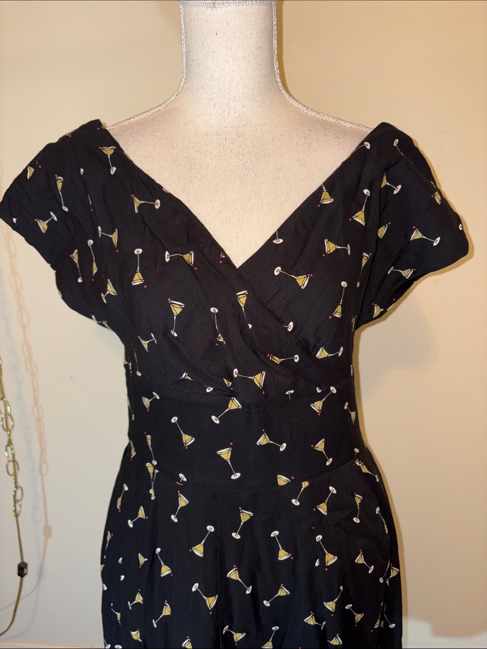Emily and Fin v neck short sleeve fit and flare martini drink midi dress - Picture 4 of 9